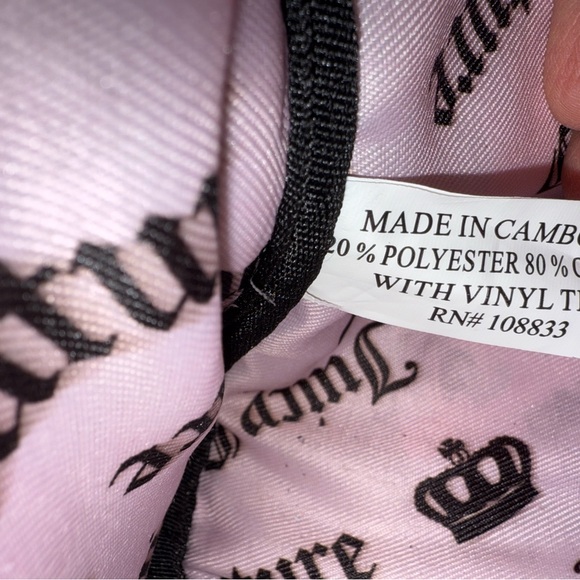 Beautiful JUICY COUTURE JUICY LOVERS CLUB BOWLER LIQUORICE PINK XBODY Bag - Picture 13 of 16